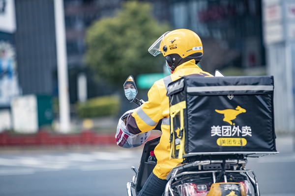 一天测温59次|“城市骑手”疫情下的日常奔波
