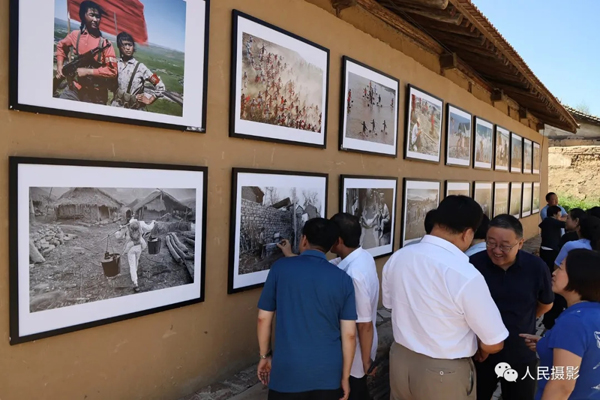 人民摄影灵空山“摄影小镇”暨专家小院正式揭牌
