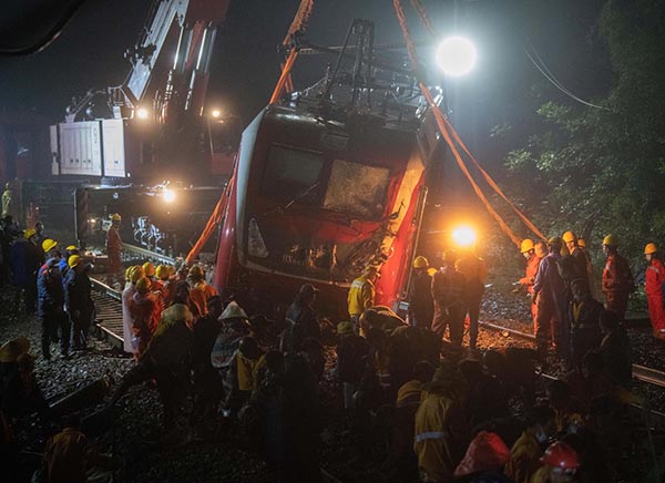 火车脱轨  生命救援突发新闻类组照铜奖曾德猛 厦门市消防救援支队112